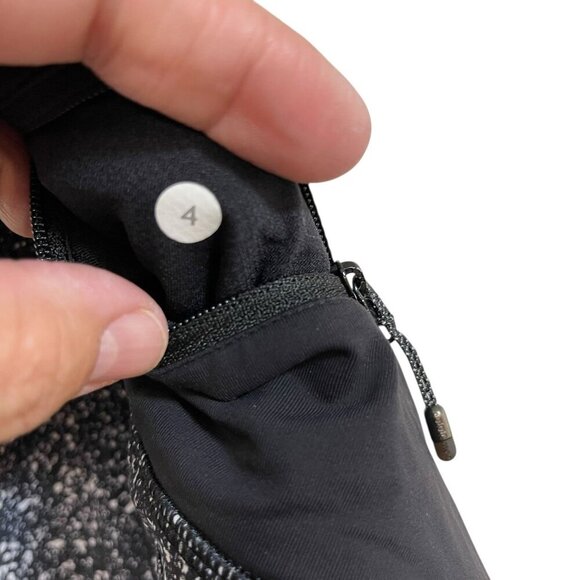 Lululemon Speed Short Mini Splatter Black White Size 4 No liner - Picture 3 of 5